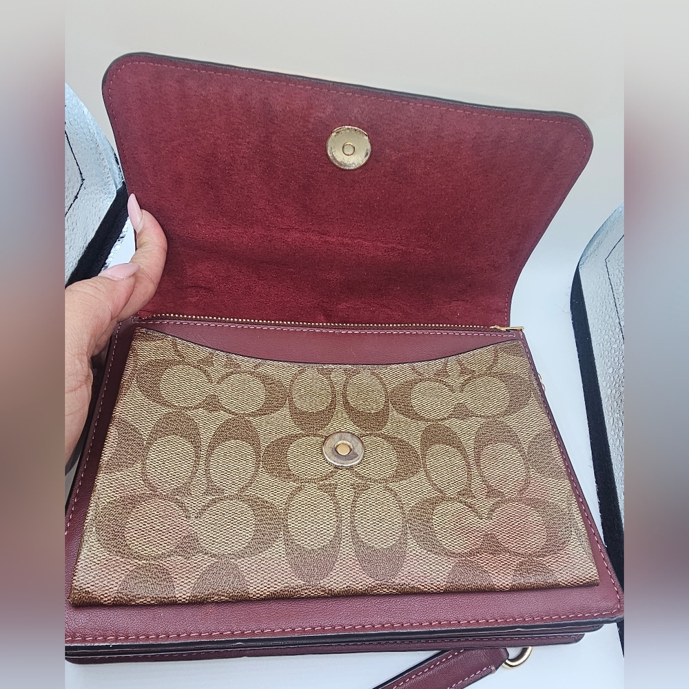 Coach Klaren Crossbody With Rainbow Linear Quilting. - Picture 9 of 16